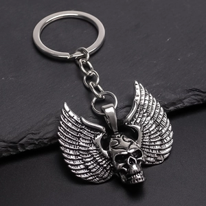 Retro Punk Skull Wings Keychain Antique Silver Alloy Metal Winged Skull Key Ring Gothic Bag Pendant Cool Unisex Jewelry