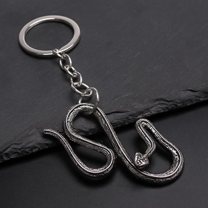 Vintage Alloy Snake Shaped Keychain Retro Silver Metal Snake Pendant Key Ring Punk Style Animal Accessories For Men Women Gift