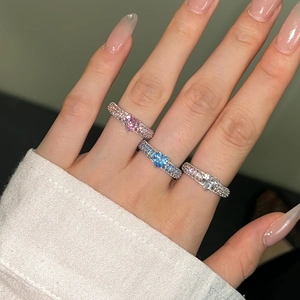 Elegant S925 sterling silver rings with heart-shaped colorful cubic zirconia on finger