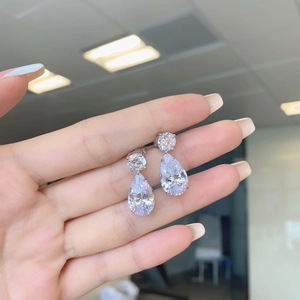 Elegante S925 Sterling Silber Tropfenohrringe mit großen birnenförmigen Zirkonia
