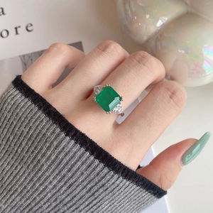 Vintage S925 silver ring with emerald cut green stone and teardrop side zircon