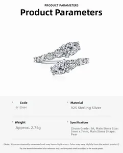 Détail macro d'une bague en argent S925 avec deux zircons poire de 5x7mm étincelants