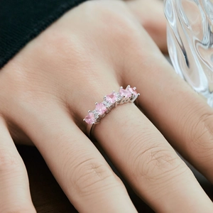 Bague en argent S925 ornée de cinq pierres roses en forme de cœur et zircons pour femme