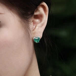Boucles d'oreilles cœur en argent S925 avec zircon émeraude et diamants blancs