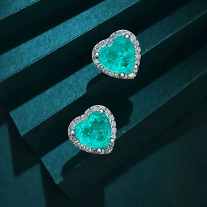 Boucles d'oreilles cœur en argent S925 avec zircon émeraude et pavé de diamants blancs