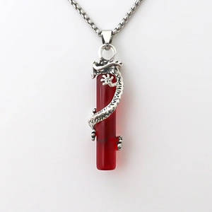 Collana con drago d'argento, pendente in pietra rossa e catena in acciaio inossidabile
