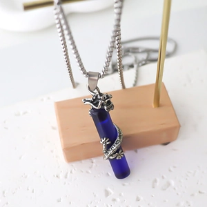 Collier dragon chinois avec pendentif bleu et chaîne maille vénitienne pour unisexe