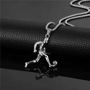 Silberfarbene Legierung Fußballspieler Halskette Punk Sport Street Style Athlet Mode Schmuck Für Herren Jungen Zubehör