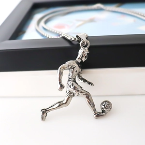 Silberner Fußball-Athleten-Anhänger Halskette im Punk-Stil mit eleganter Metallkette