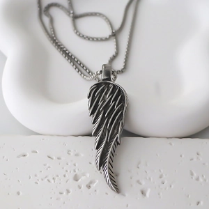 Collana con pendente ad ala in argento retrò in acciaio inossidabile e catena a maglie