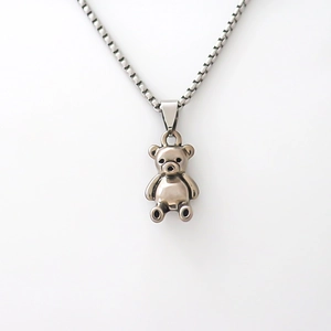 Collier avec pendentif ours 3D mignon et chaîne carrée classique pour femmes et hommes