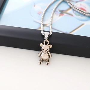 Collier avec pendentif ourson argenté et chaîne en alliage poli pour couples et mode