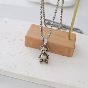 Collier avec pendentif ours 3D de style vintage et chaîne box argentée pour couples