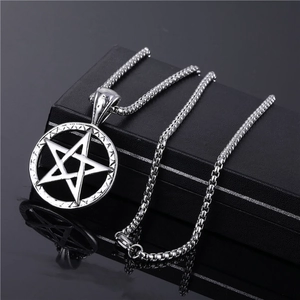 Collana con Ciondolo a Pentagramma in Lega Vintage per Uomo Donna Placcata in Argento Cerchio Stella Cavo Geometrico Street Hip Hop Gioielli