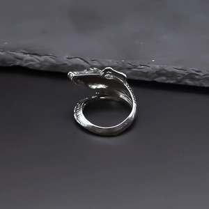 Adjustable silver crocodile head ring with detailed scales in punk alloy design