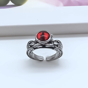 Retro adjustable silver alloy ring with red stone and vintage leaf pattern carving