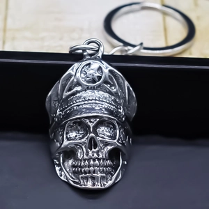 Vintage Metal Skull Keychain With Military Hat Gothic Antique Silver Skull Pendant Punk Rock Biker Key Ring Personalized Car Key Decor Gift