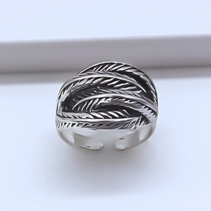 Retro punk style multi-layer feather open ring in vintage silver finish for men and women