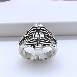 Retro punk adjustable skull hand ring in vintage silver finish for men