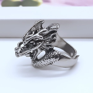 Adjustable dragon ring in vintage silver alloy with detailed scales and punk style