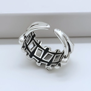 Minimalist vintage silver lattice grid open ring with oxidized black details for men and women