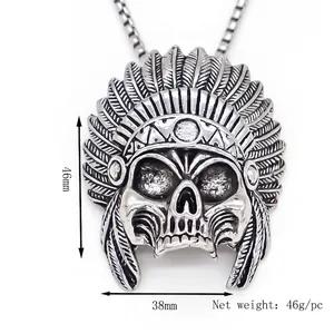 Collar con colgante de calavera punk en plata vintage, medidas de 46mm de altura