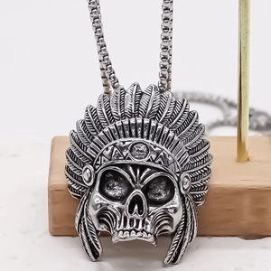 Colgante máscara de calavera de plumas india vintage con cadena, collar estilo punk