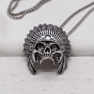 Collar punk gótico con colgante de calavera de jefe indio en cadena de caja