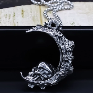 Collier Pendentif Crâne et Croissant de Lune Gothique en Alliage Vintage Plaqué Argent Bijoux Hip Hop Homme Femme