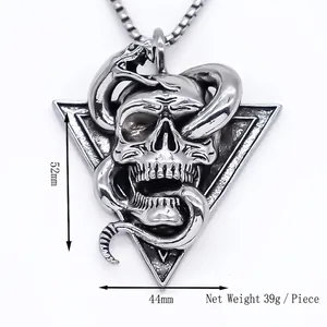 Collier punk vintage avec pendentif triangle crâne et serpent en argent vieilli