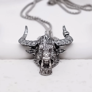 Collana con ciondolo a testa di yak in acciaio inossidabile stile punk gotico vintage