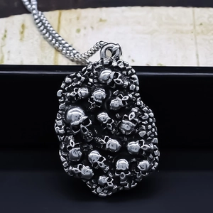 Collier Pendentif Crâne Gothique En Acier Inoxydable Crânes Empilés Style Punk Sombre Vintage Pour Hommes