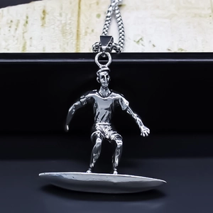 Collier Pendentif Surfeur pour Hommes Femmes Alliage d'Argent Planche de Surf Pendentif Bijoux Hip Hop Punk Sportif Cadeau