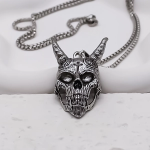 Punk vintage devil skull pendant necklace with silver cross on square box chain