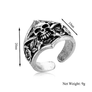 Anello punk teschio regolabile con incisioni floreali in argento antico, altezza 26mm