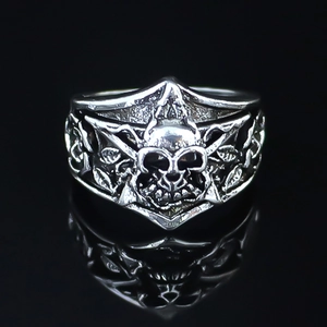 Anello Aperto Intagliato Teschio Punk Vintage Lega Distressed Gotica Regolabile Per Uomo Gioielli Di Moda Retro Regalo