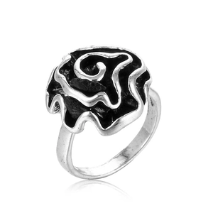 Vintage oxidized silver alloy ring with a black rose motif and mirror reflection