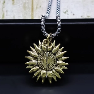 Collier Médaillon Tournesol en Alliage Vintage Avec Pendentif Gravé You Are My Sunshine Chaîne Box pour Bijoux Mode Femme Cadeau
