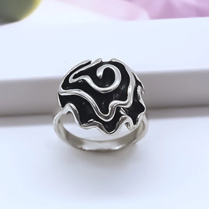 Retro silver metal ring with black rose flower design in vintage style for women