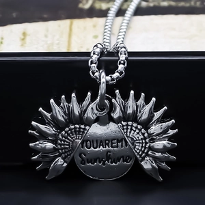 Collier tournesol vintage en argent avec gravure You Are My Sunshine sur chaîne