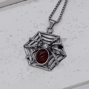 Halskette mit Sechseck-Spinnennetz, rotem Edelstein und Vintage-Silberkette im Punk-Stil