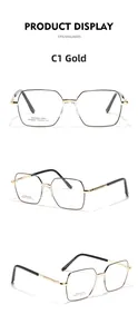 Detail von quadratischer Gold-Metall-Brille mit Edelstahl-Akzenten und Sattel-Nasensteg