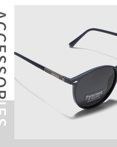 Vue macro de lunettes de soleil TR90 bleues avec verres polarisés et charnière métal