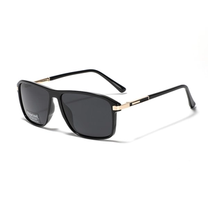 Square Y2K polarized sunglasses with black TR90 frame and gold carbon fiber details