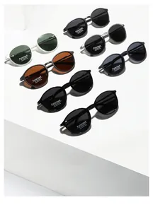 Lunettes de soleil polarisées TR90 modernes en plusieurs couleurs sur blocs géométriques