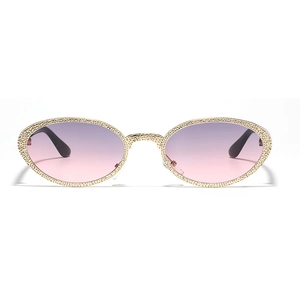 Retro-Oval-Sonnenbrille mit gehämmertem Gold-Metallrahmen und lila-rosa Verlaufsgläsern