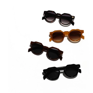 Retro Round Frame PC Sunglasses With Rivet Decor UV400 AC Lens Individuality Fashion Thick Frame Eyewear For Men Women