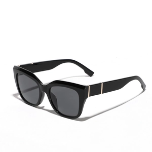Lunettes de soleil œil de chat noires avec détails dorés élégants pour femmes et hommes