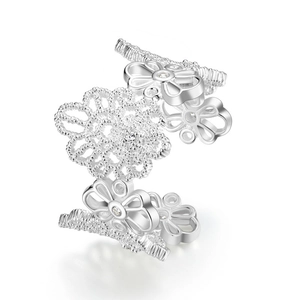 Exquisite S925 sterling silver floral lace ring featuring zircon clusters in a polished finish