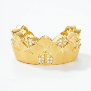 Handgefertigter S925 Sterlingsilber Kronenring mit Gold-Finish und Zirkonia-Steinen